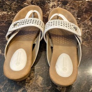 $5 in $25 bundle Giani Bernini memory foam sandals